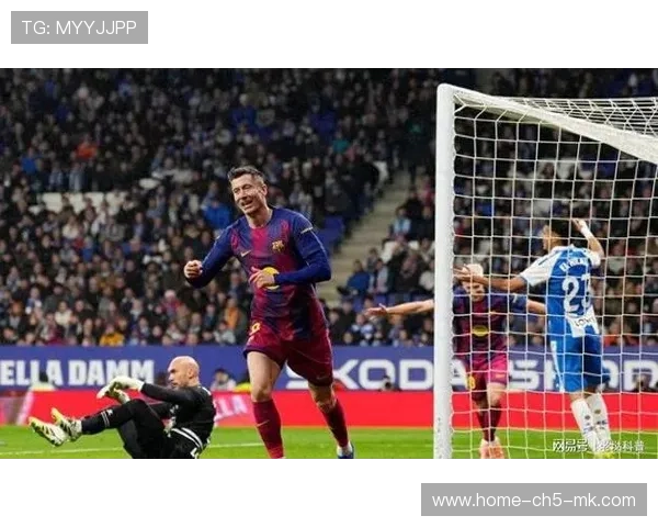 莱万被迫减少进球?巴萨财务压力逼出奇葩操作 莱万被迫减少进球?巴萨财务压力逼出奇葩操作